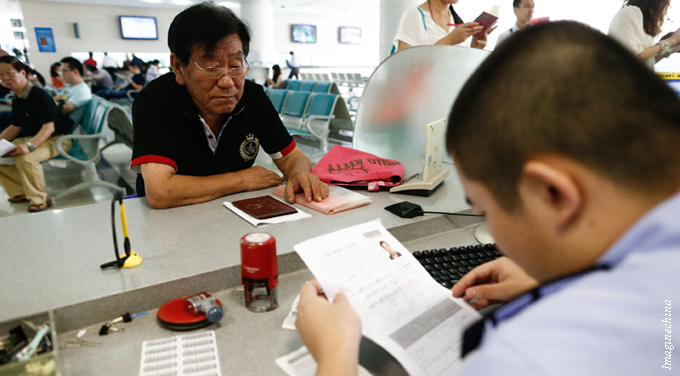 New visa law prods door open for foreigners